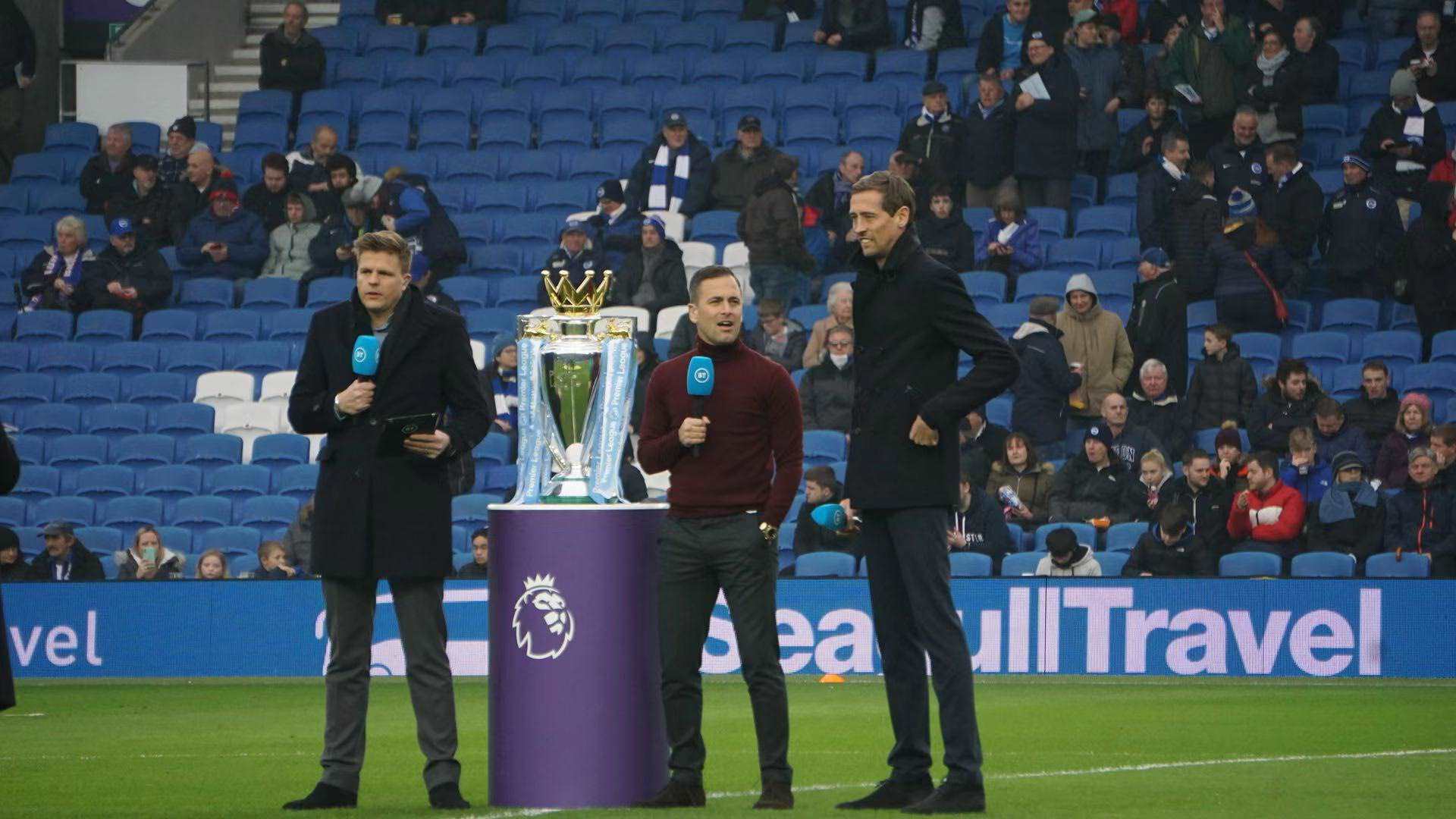 展无疑是个 展无疑是个