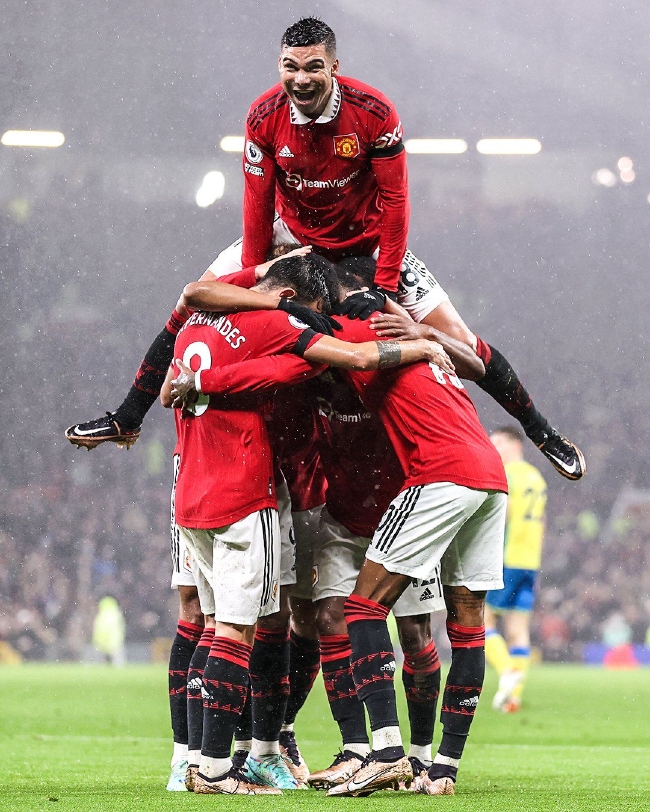 巴西队以其 巴西队以其